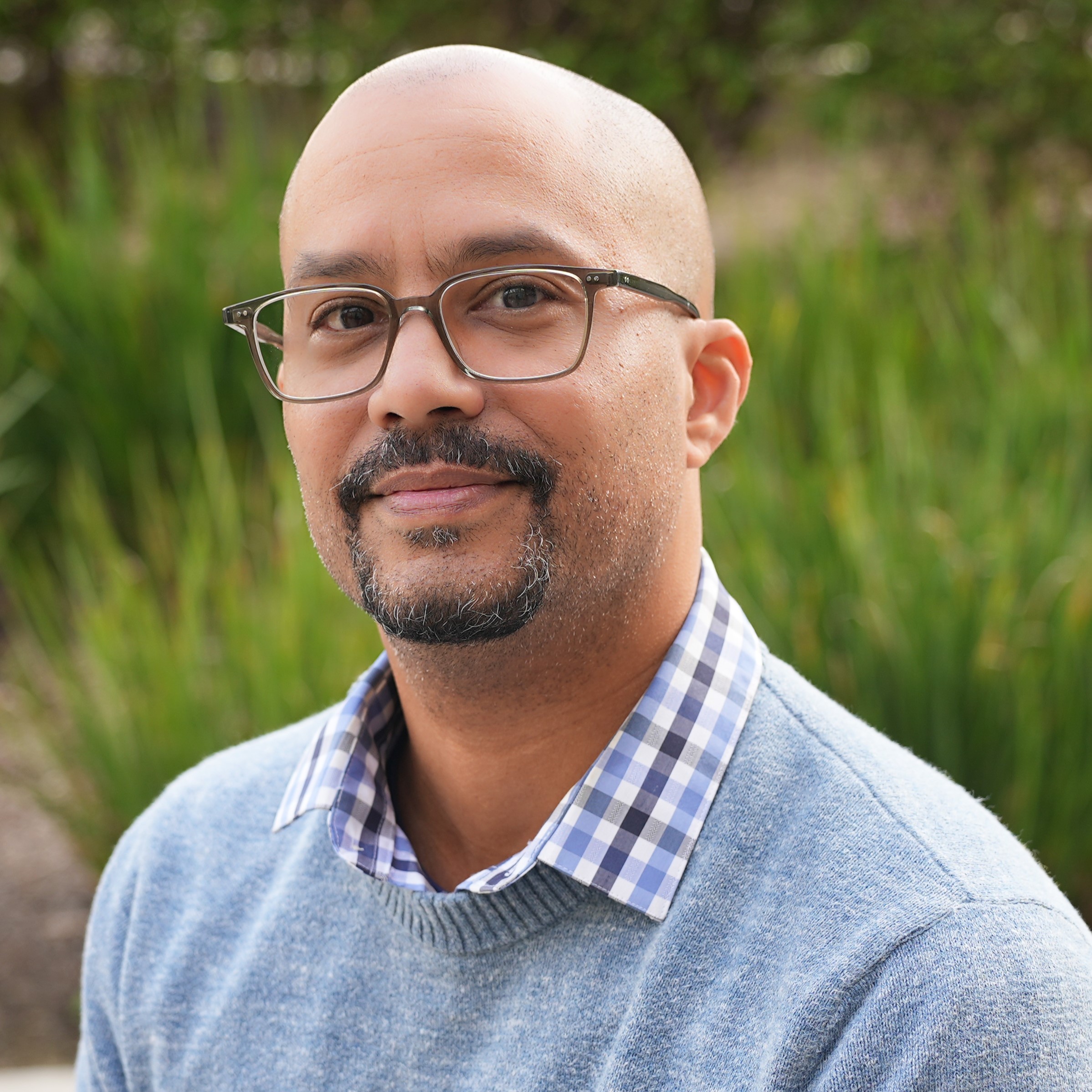 Headshot of Dr. Anthony Alvarez